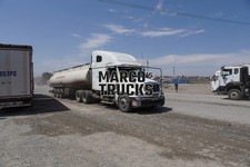 Truck Photo Freightliner Columbia Tanker Trailer Kyrgyzstan White KYRGY #w2wv