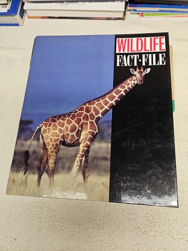 Wildlife fact file cards - file,