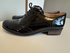 CLARKS CUSHION PLUS WIDE FIT BLACK PATENT LEATHER LACE UP BROGUE SHOES SIZE 5.5E