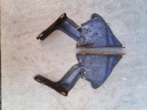 Nissan micra k10 bonnet hinge - nissan,