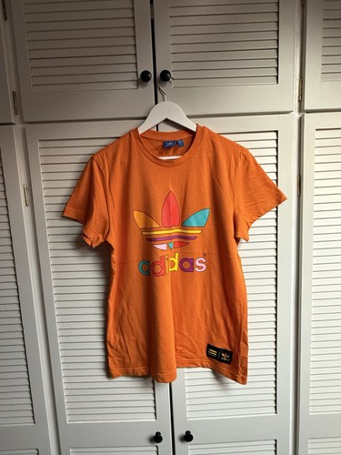 Adidas adicolour shirt size - adidas,