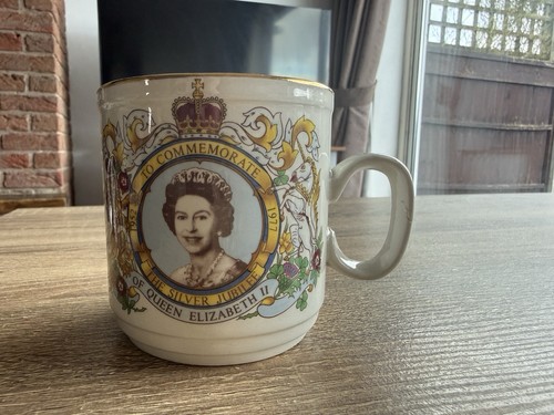 Vintage hrh queen - vintage,