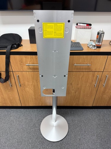 Beosound 9000 stand - stand, in