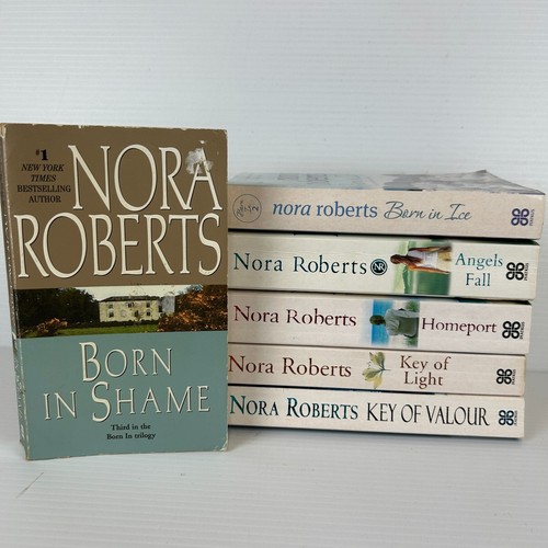 Nora roberts book bundle - roberts, x
