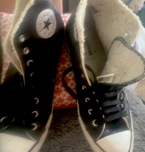 Fur lined black converse size - lined,