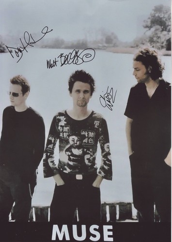 Muse entire group autograph - muse,