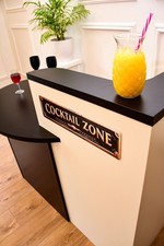 Modern Home / Garden Bar -