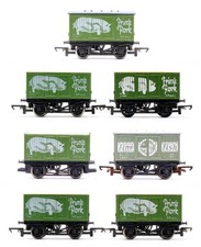 HORNBY 'OO' GAUGE RAKE OF 7 6X PRIME PORK 1X FINE FISH VANS