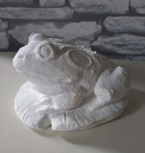 Vintage garden frog - garden, cement