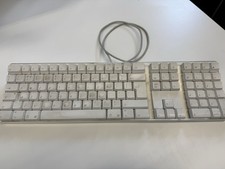 Apple A1048 USB Keyboard White Wired Mac Keyboard – Slightly Dirty