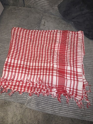 Red and white 100 - red, 100%