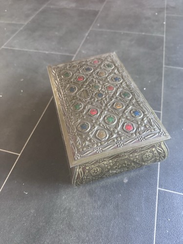 Vintage 1960s medieval style - vintage,