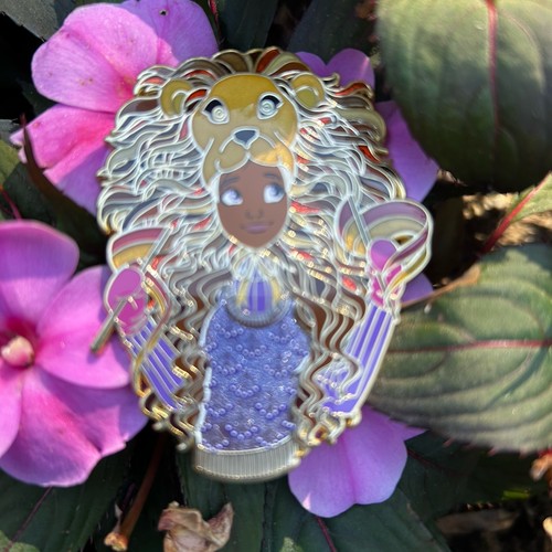 Fantasy luna pin - luna/,