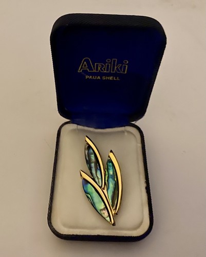 Ariki paua blue shell - ariki, brooch