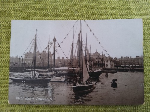 1921 yacht basin lowestoft - yacht,