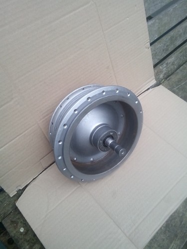 Triumph bsa twin leading - triumph,