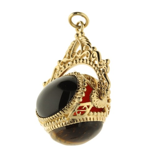 9ct yellow gold rotating - 9ct, 3
