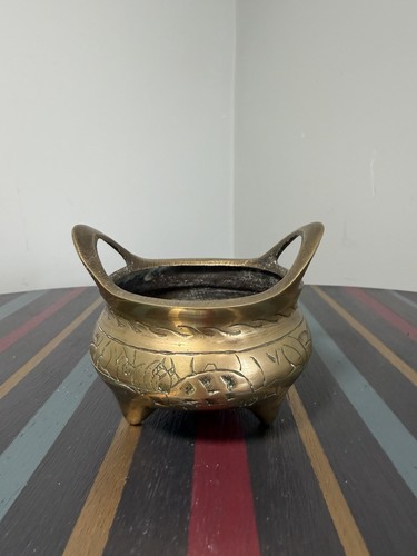 Vintage chinese brass tripod - brass,