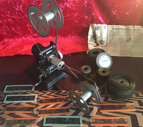 35mm hand crank - film, projector