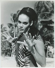007 Bond Girl Martine Bewick