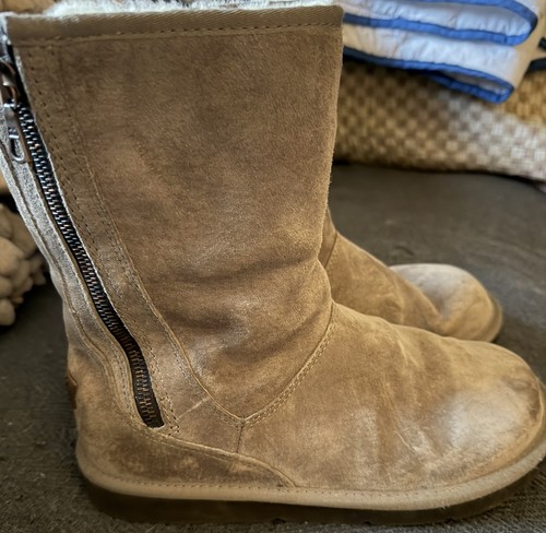 Ugg australia logo taupe - ugg,
