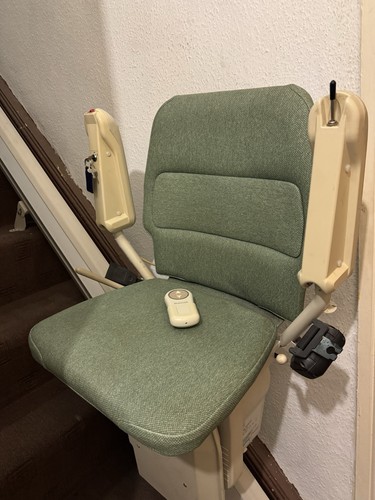 Stannah stairlift 420 good - stairlift,