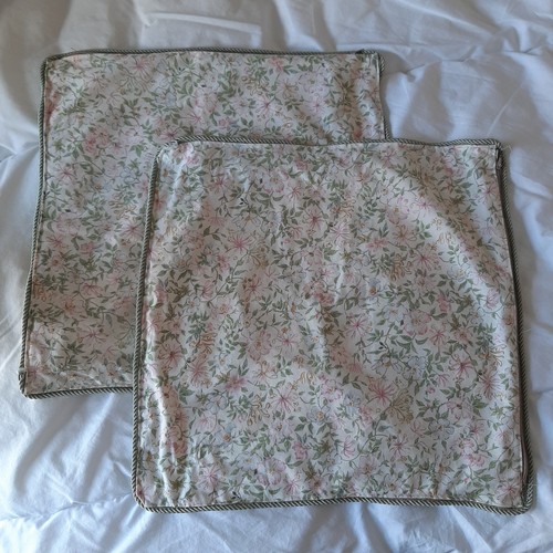 Handmade vintage cushion - 2x,