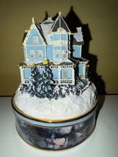 Ardleigh Elliott 2001 A Holiday Gathering Music Box Thomas Kinkade Lights   D983