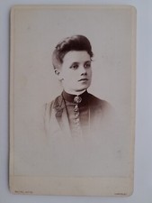 Victorian Cabinet Card: Lady