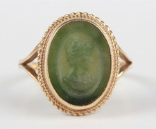 9ct Gold Green Stone Cameo Ring