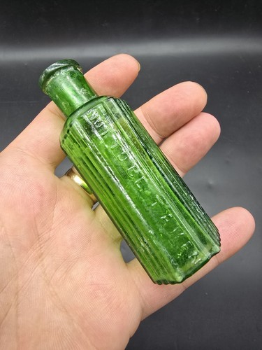 Antique green glass - green,