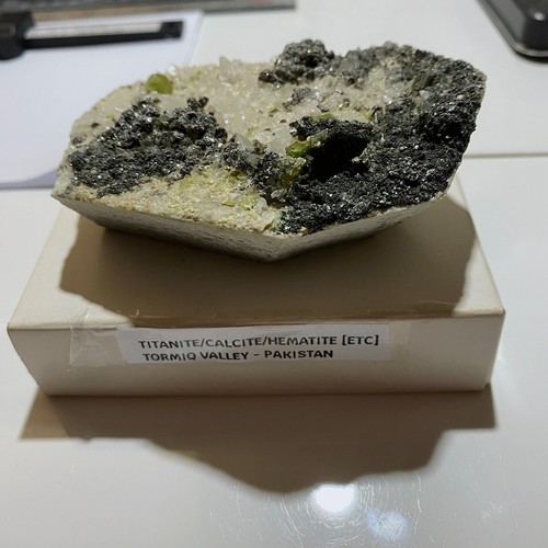 Titanite sphene with calcite - titanite,