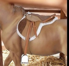 Breyer Traditional 1:9 Scale | Devon Hunt Seat Saddle | Breyer Tack