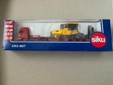 SIKU 1832 Low loader with road
