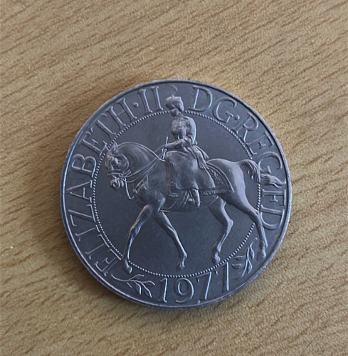 Rare 1977 queen - elizabeth, ii
