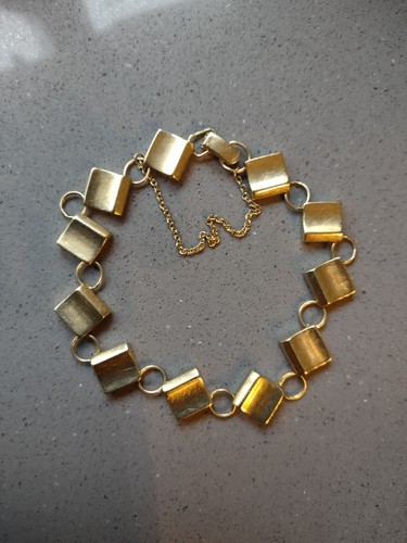 Vintage solid 14ct - yellow, gold