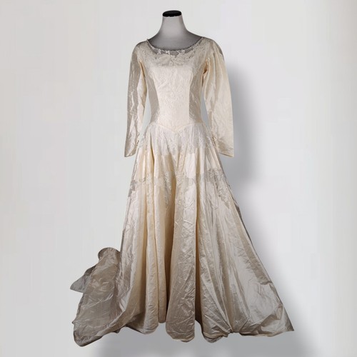 Late 1930s early 1940s vintage - late,