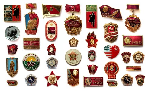 Set vintage pin badges - 35,