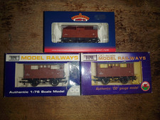 3 x OO gauge boxed cattle wagons in BR bauxite 