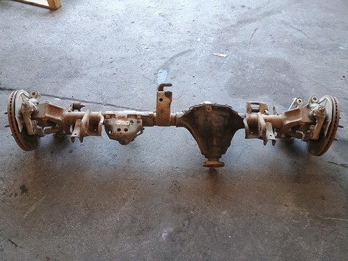 Jeep wrangler front axle - front,
