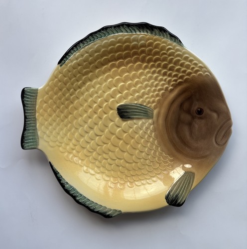 Vintage kitsch aged pottery - kitsch,