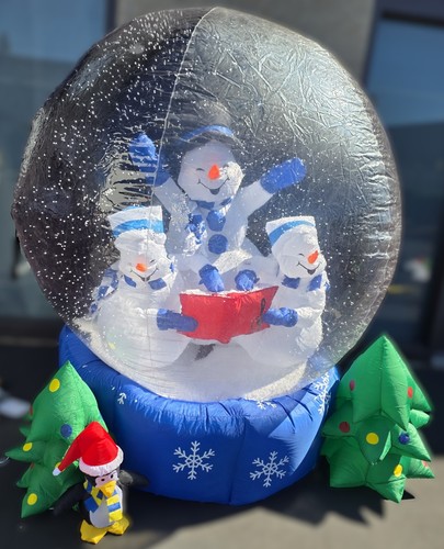 Gemmy airblown snow globe - 6',