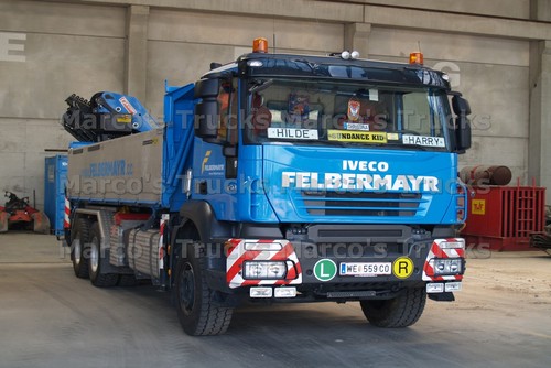Truck photo iveco trakker - truck,