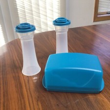 TUPPERWARE Hourglass SALT &