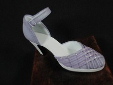 Lovely Vintage If the Shoe Fits" Leonardo Collection