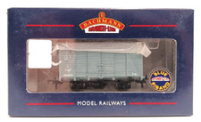 OO GAUGE BACHMANN 38-080 12T SOUTHERN 2+2 PLANKED VENT VAN GREY IN ORIGINAL BOX