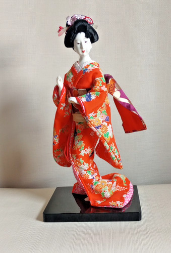 Vintage 1960s doll geisha - ,