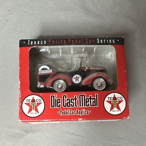 Texaco petite pedal car - car, series