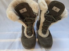 Womens New Bearpaw Insulated Snow Boots.  Size 8.