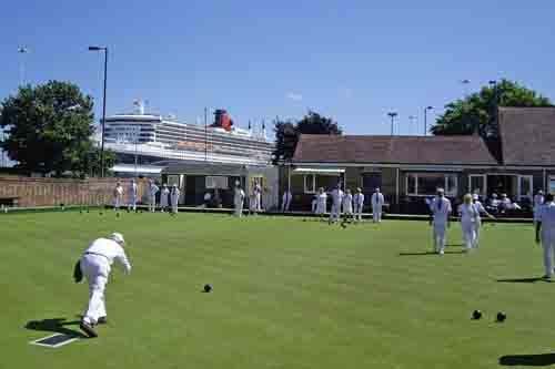 Golf putting bowling green - golf,